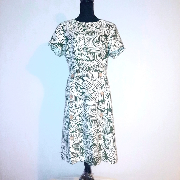 Shelby & Palmer Dresses & Skirts - Olive green and white dress Size 14